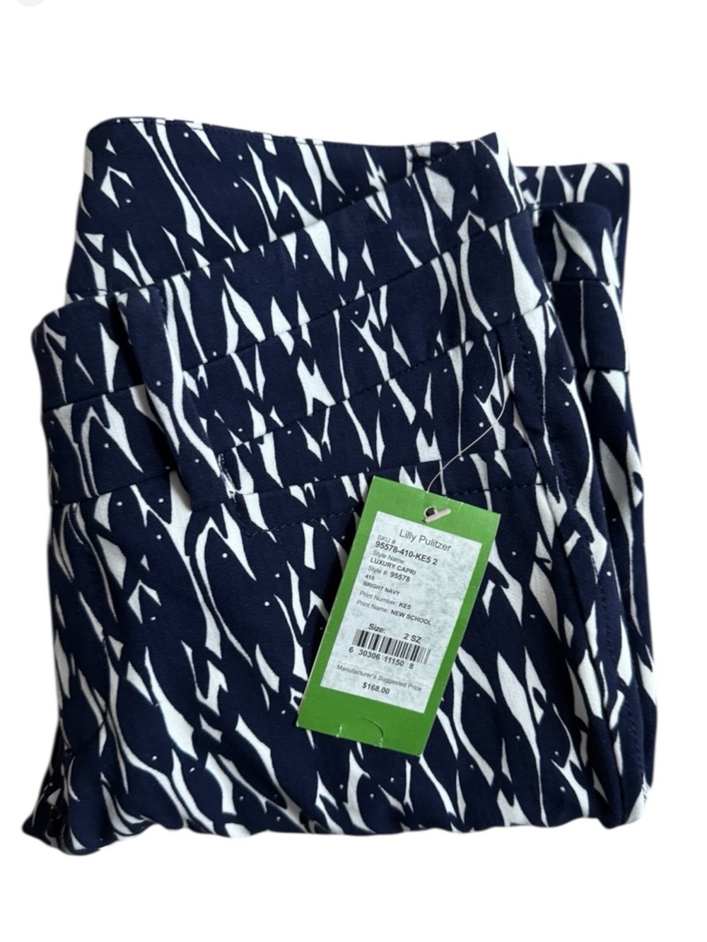 NWT Lilly Pulitzer Navy New School Fish
Cropped Capri Pants Size 2